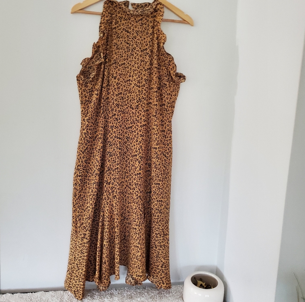 WHO WHAT WEAR M Leopard Ruffle Halter Midi Dress Sleeveless Zip Flowy Light EUC